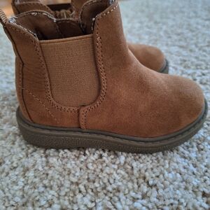 Old Navy baby boys size 5 Faux suede boots